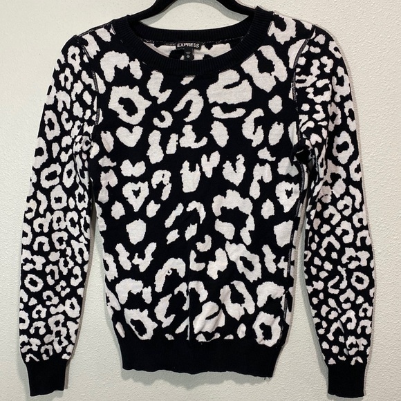 5 for $25 Express cheetah print animal print sweater black white - Picture 1 of 7